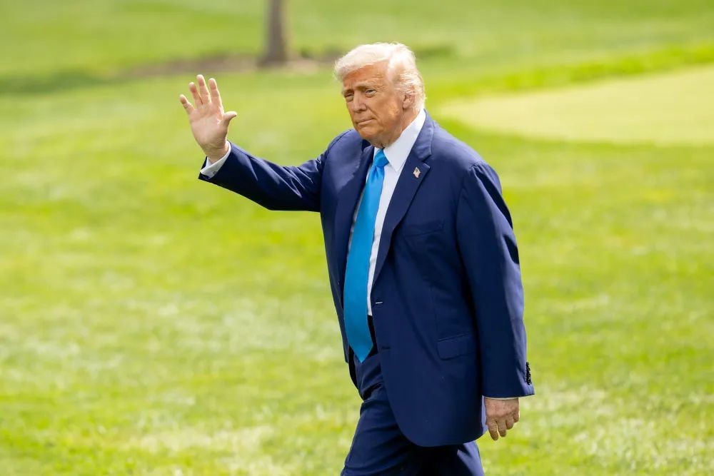 冲突不断,特朗普下令部署国民警卫队,两党已经吵起来了 冲突不断,特朗普下令部署国民警卫队,两党已经吵起来了