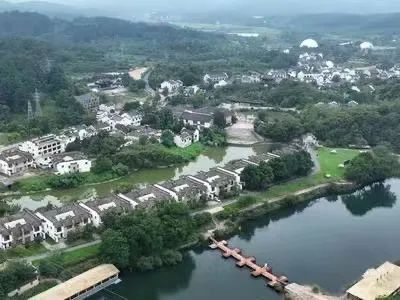 游客停车被围殴,当地通报:3人被行拘、5人被追责! 游客停车被围殴,当地通报:3人被行拘、5人被追责!