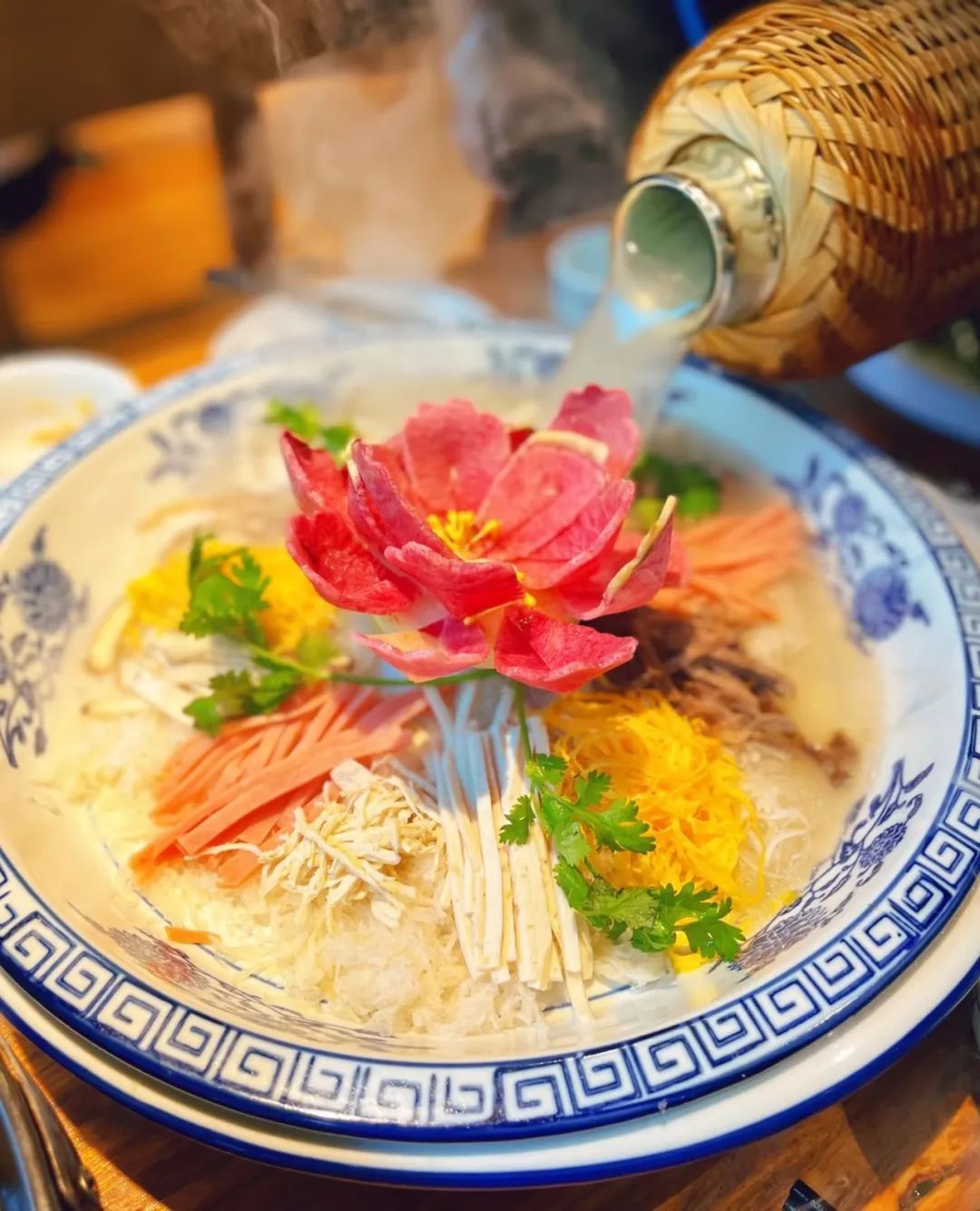 在河南，为啥先上桌的是“八道凉菜”？