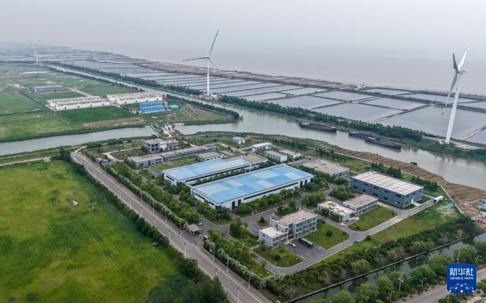 从苦涩海水到清冽饮用水——记者探访海水淡化项目 从苦涩海水到清冽饮用水——记者探访海水淡化项目