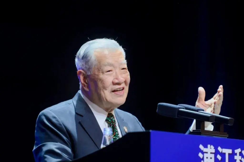88岁“神探”李昌钰受聘为复旦大学名誉教授