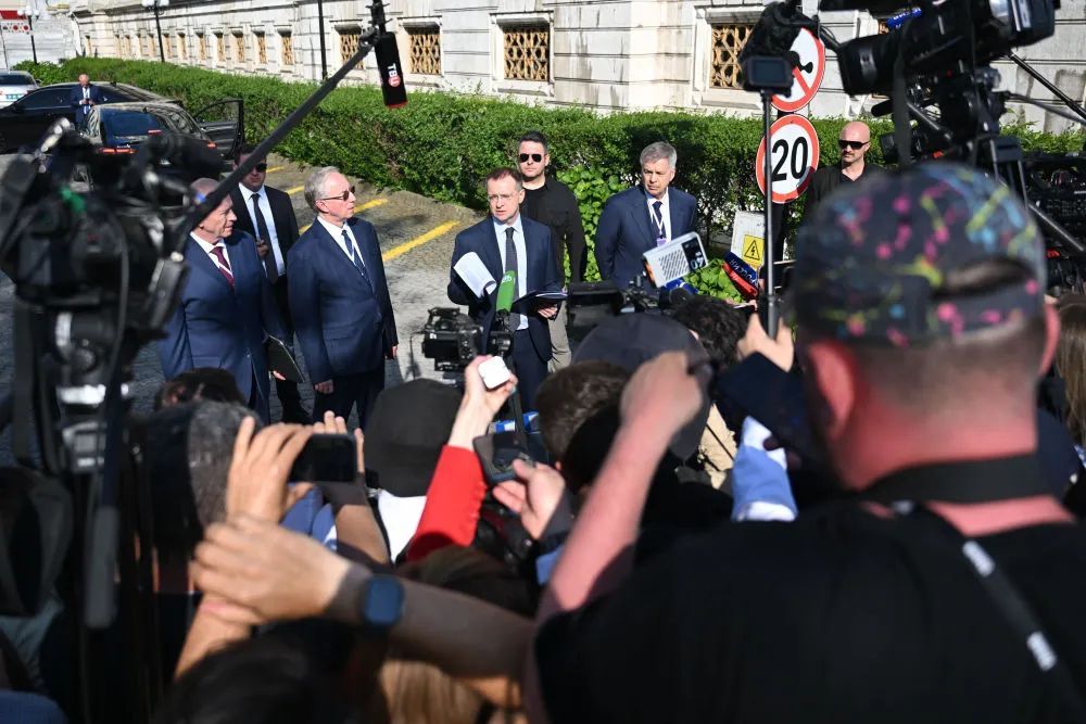 俄乌未按协议交换战俘和遗体,互相指责对方“违约”!目前双方持续互袭 俄乌未按协议交换战俘和遗体,互相指责对方“违约”!目前双方持续互袭