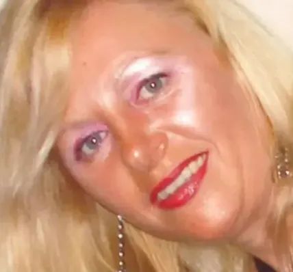 楼梯下的尸体竟是失踪的妻子,爱尔兰杀妻案凶手被判终身监禁 楼梯下的尸体竟是失踪的妻子,爱尔兰杀妻案凶手被判终身监禁