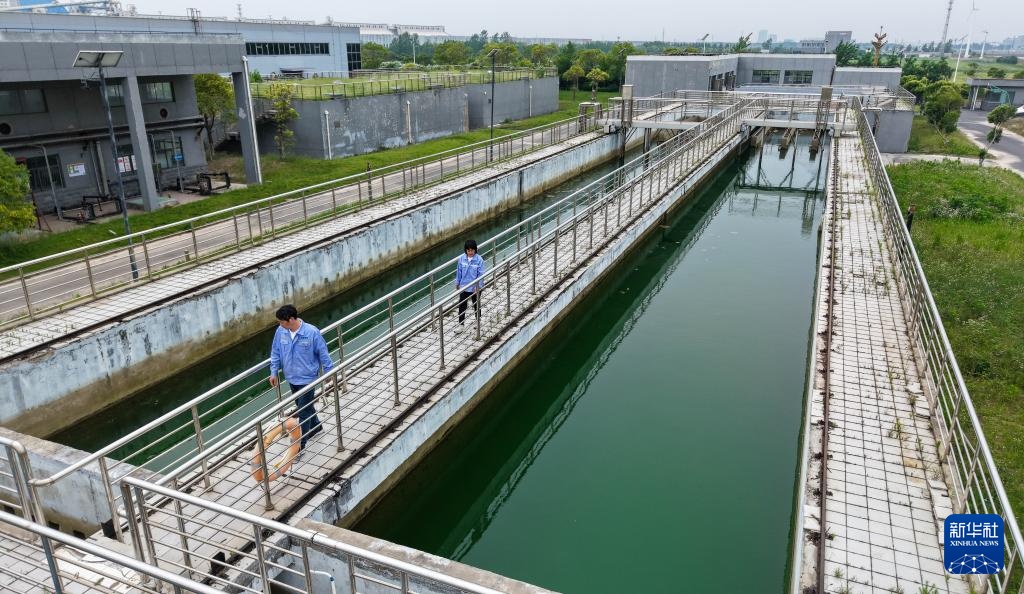 从苦涩海水到清冽饮用水——记者探访海水淡化项目 从苦涩海水到清冽饮用水——记者探访海水淡化项目