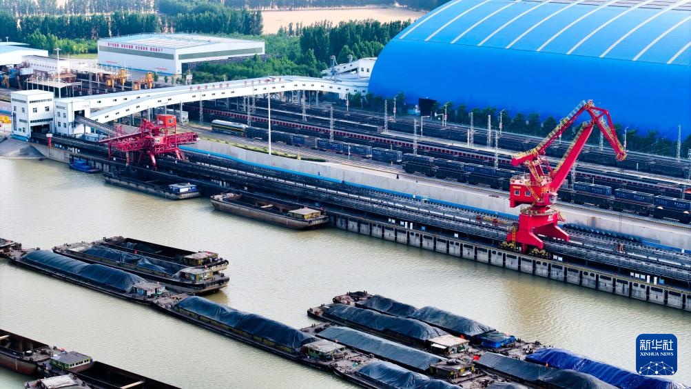 江北内河大港梁山港迎峰度夏煤炭保供忙