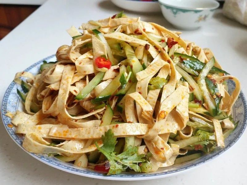 在河南，为啥先上桌的是“八道凉菜”？