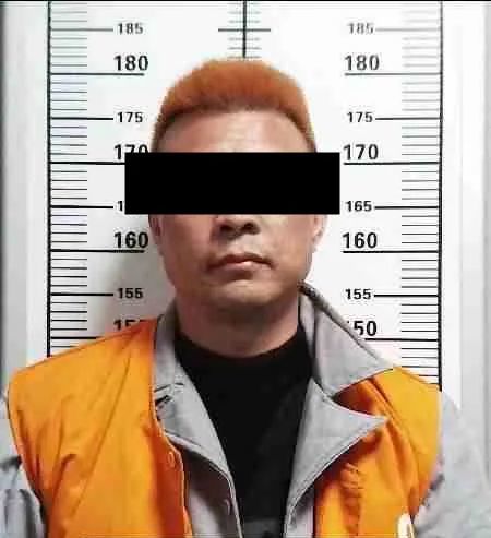 这个人骑车姿势有点怪，海宁警方：抓！原来……