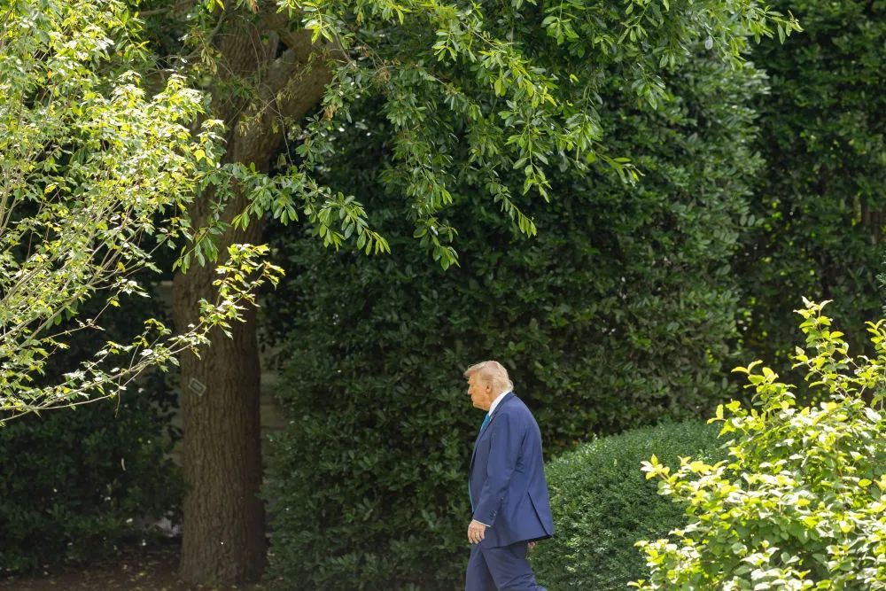 冲突不断,特朗普下令部署国民警卫队,两党已经吵起来了 冲突不断,特朗普下令部署国民警卫队,两党已经吵起来了