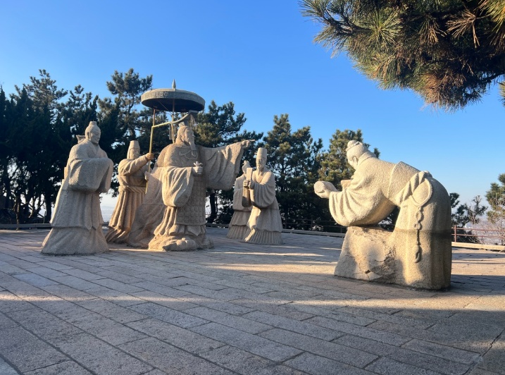 青岛知名景区指示牌全网爆火!网友:山上的笋被你夺完了!官方:没错,是我们干的 青岛知名景区指示牌全网爆火!网友:山上的笋被你夺完了!官方:没错,是我们干的