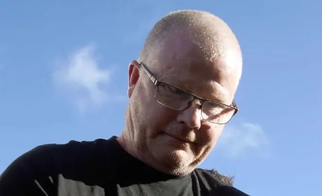 楼梯下的尸体竟是失踪的妻子,爱尔兰杀妻案凶手被判终身监禁 楼梯下的尸体竟是失踪的妻子,爱尔兰杀妻案凶手被判终身监禁