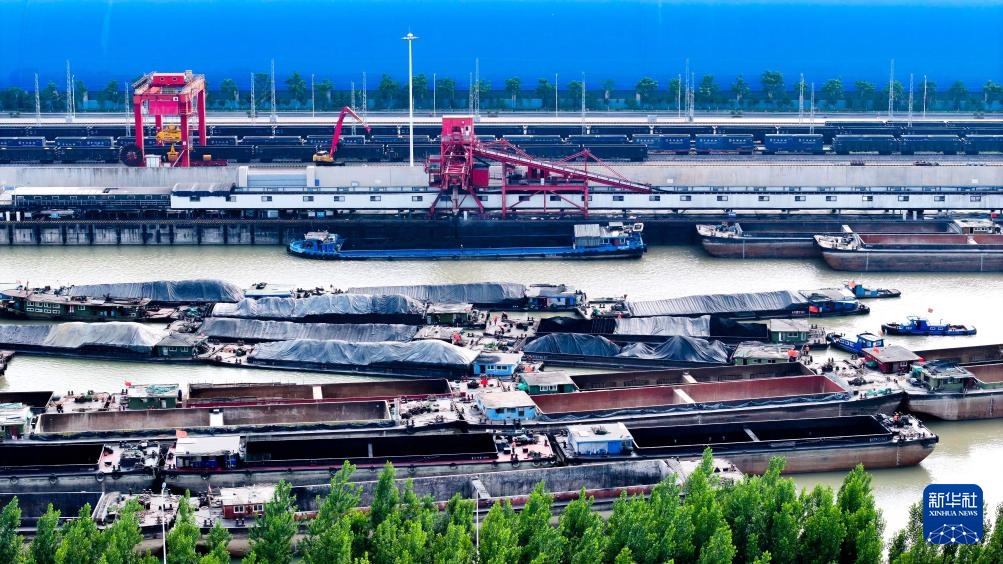 江北内河大港梁山港迎峰度夏煤炭保供忙