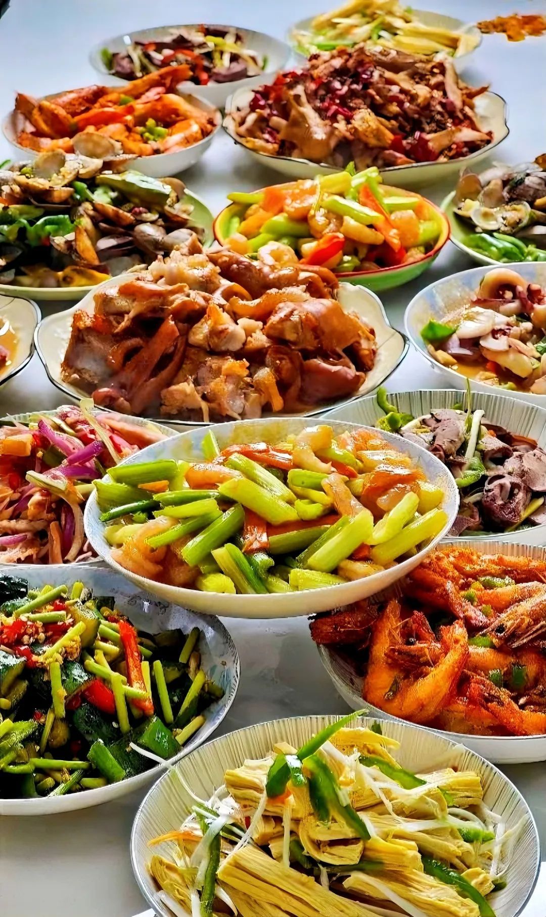 在河南，为啥先上桌的是“八道凉菜”？