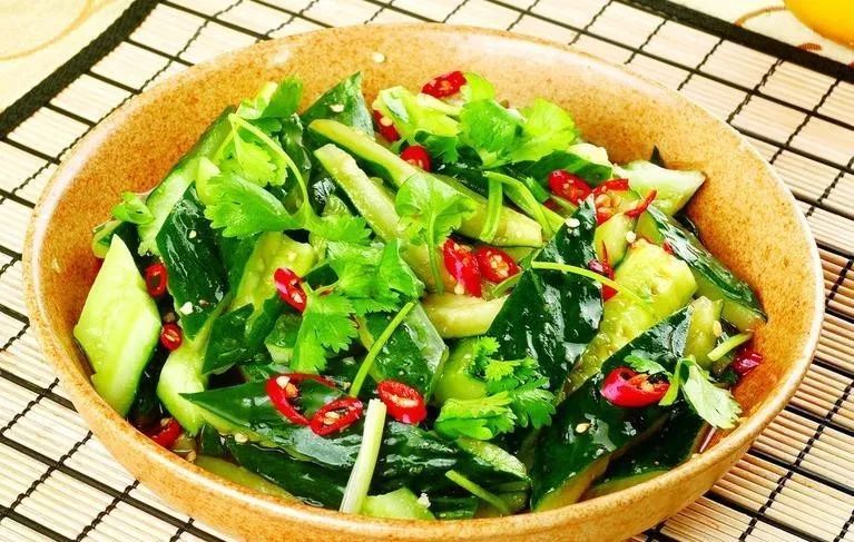 在河南，为啥先上桌的是“八道凉菜”？