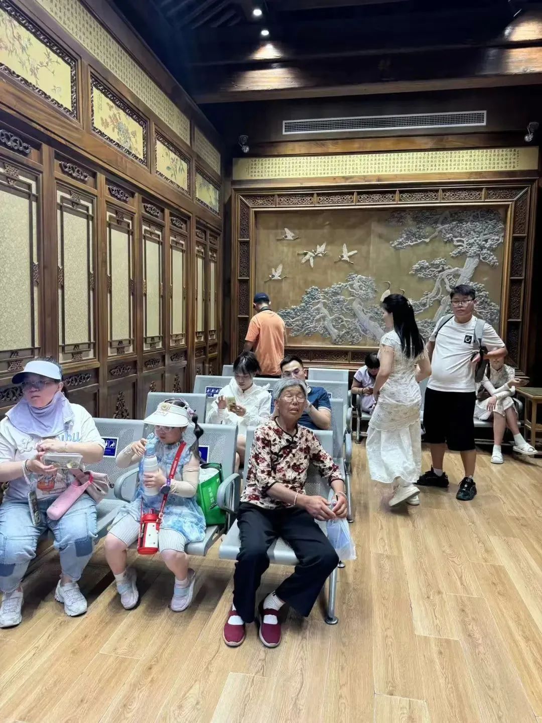 银发旅游，在路上“再青春”