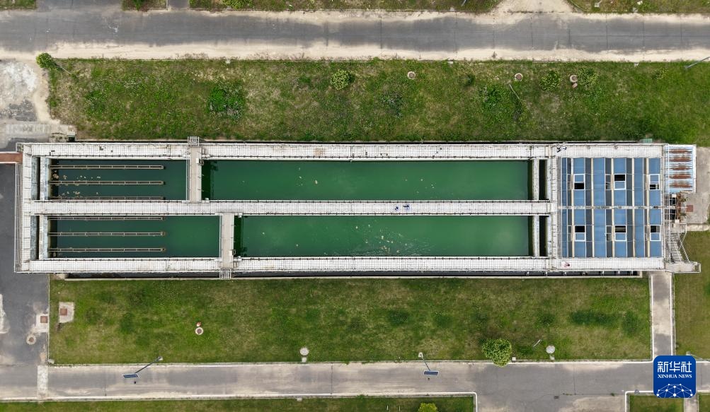 从苦涩海水到清冽饮用水——记者探访海水淡化项目 从苦涩海水到清冽饮用水——记者探访海水淡化项目