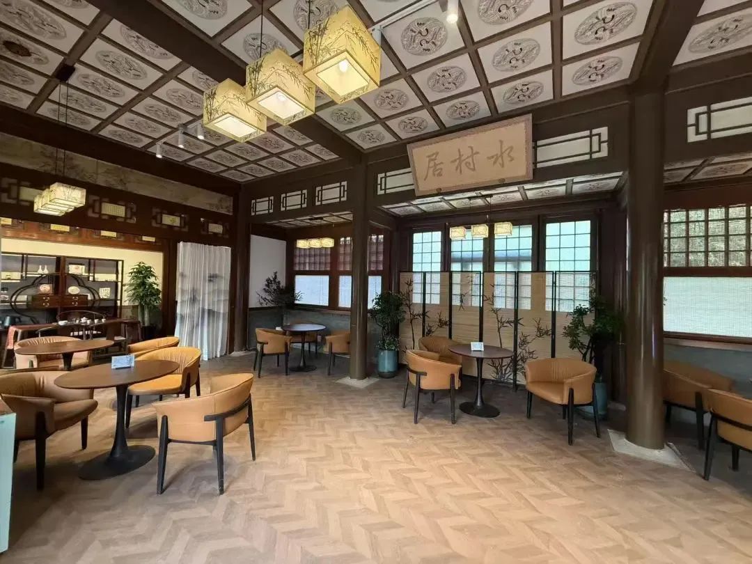 银发旅游，在路上“再青春”