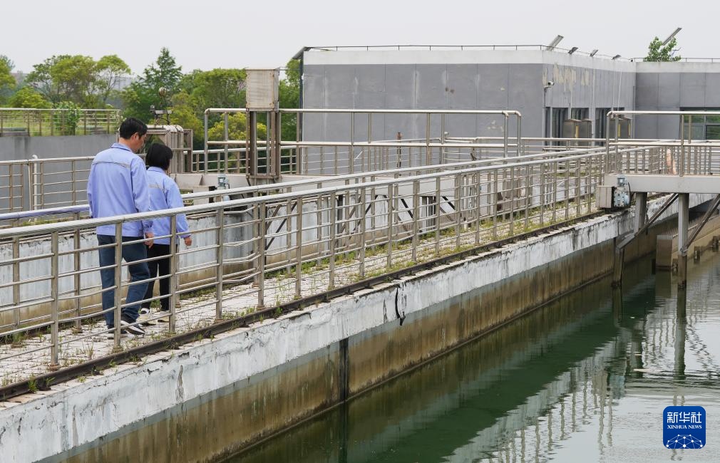 从苦涩海水到清冽饮用水——记者探访海水淡化项目 从苦涩海水到清冽饮用水——记者探访海水淡化项目