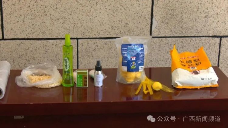 大蒜、花露水、雄黄硫磺粉效果都不佳！遇蛇切勿“硬碰硬”