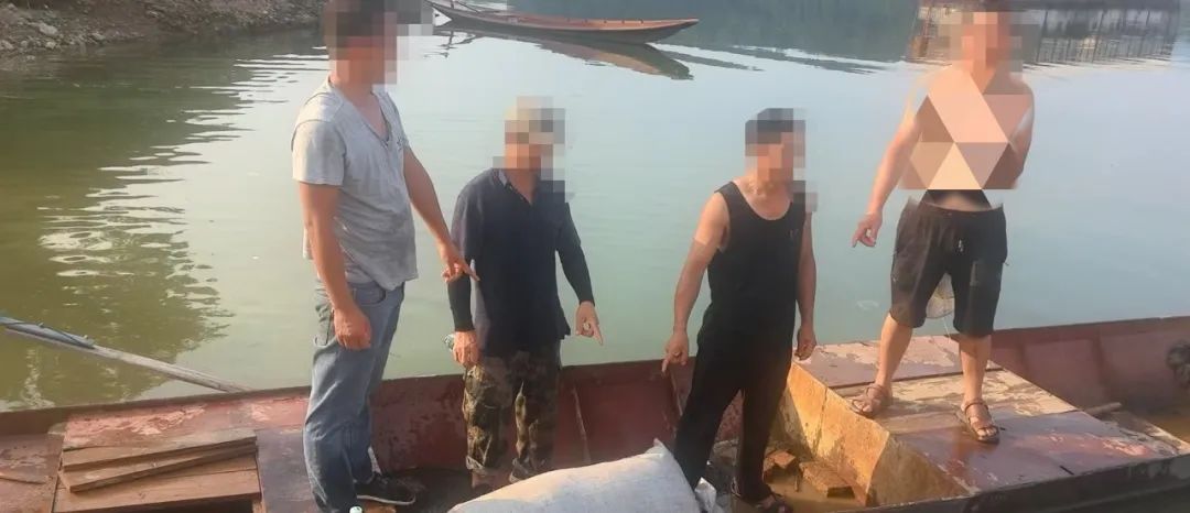 网具非法捕捞水产品170公斤,4人刑拘! 网具非法捕捞水产品170公斤,4人刑拘!