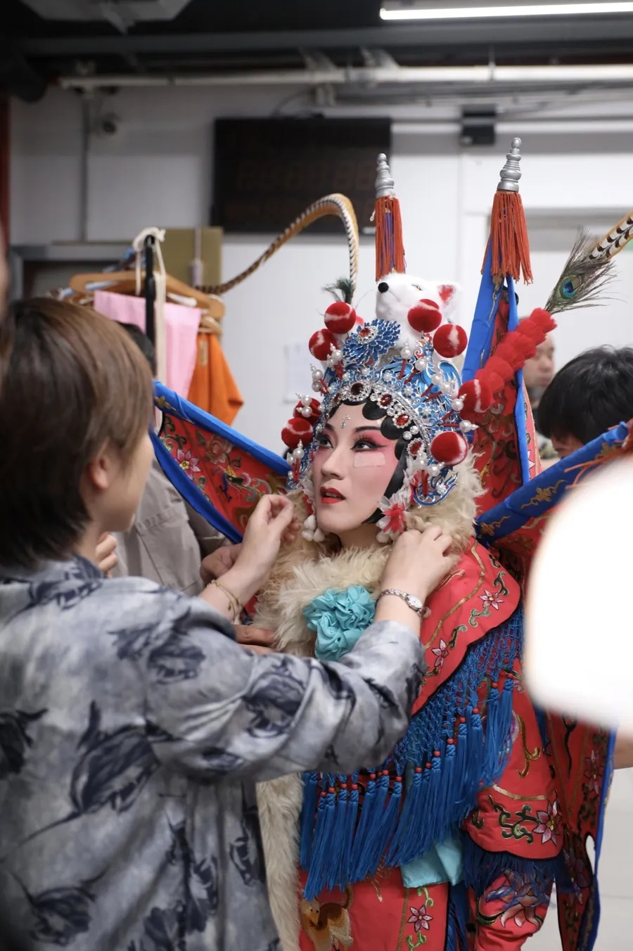 女演员意外受伤！脸部缝了6针，3天后如期登台