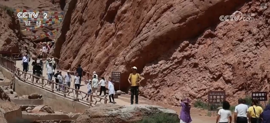 穿越古蜀道、雨中限定……焕新升级!夏日文旅亮点纷呈激活消费新引擎 穿越古蜀道、雨中限定……焕新升级!夏日文旅亮点纷呈激活消费新引擎