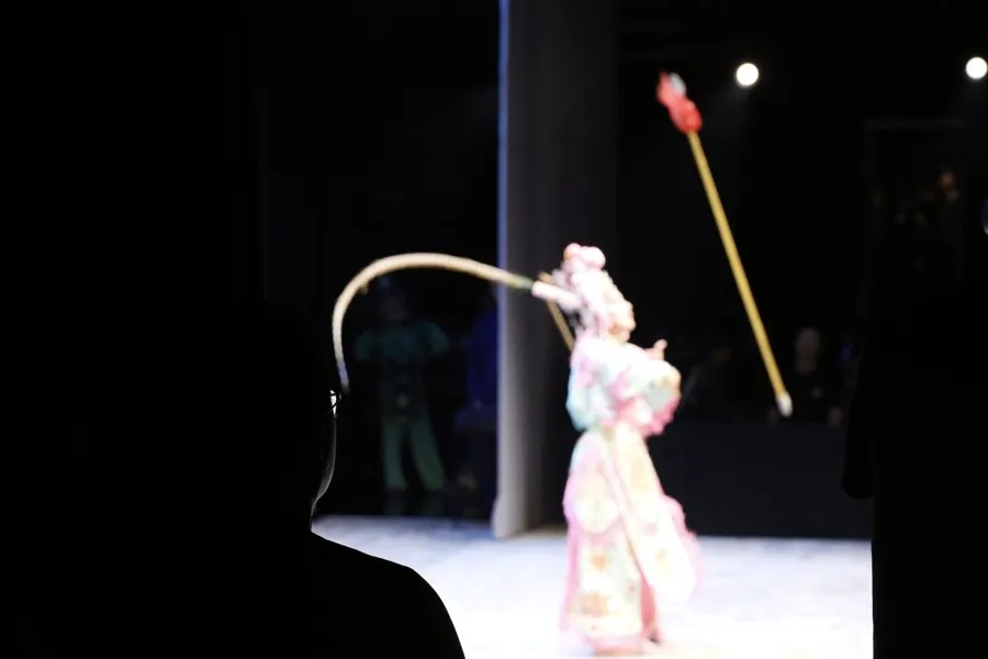 女演员意外受伤！脸部缝了6针，3天后如期登台