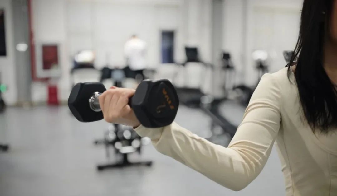 92岁老人每天做200个俯卧撑！每天力量训练身体会发生什么？