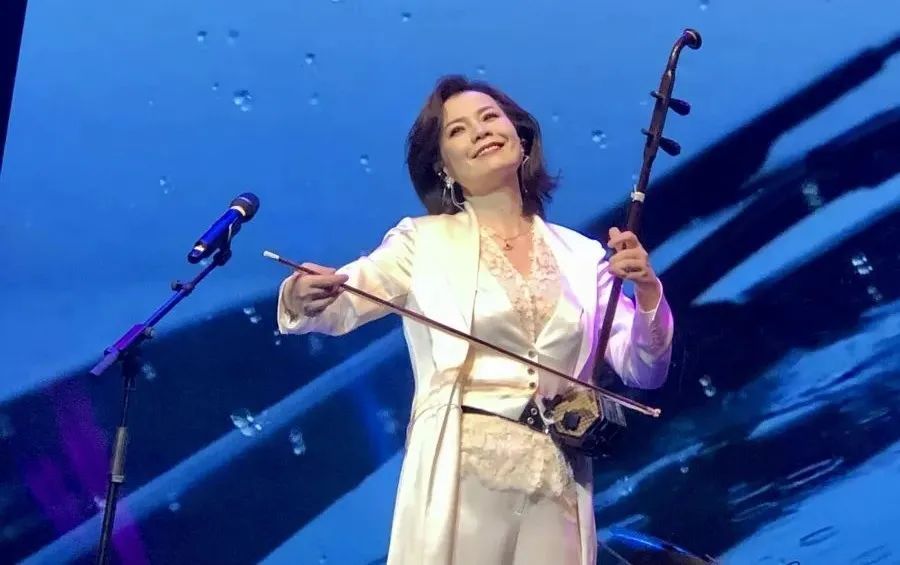 上海著名女歌手回归,代表作家喻户晓!老中青三代歌迷沸腾了... 上海著名女歌手回归,代表作家喻户晓!老中青三代歌迷沸腾了...