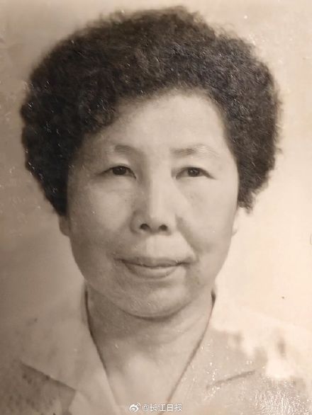 中国地质大学（武汉）讣告：颜慰萱去世