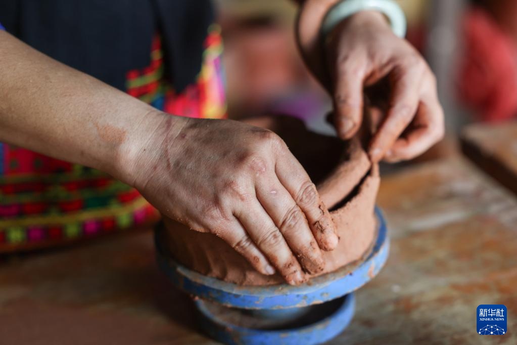海南黎陶:从“泥间传承”到“富民产业” 海南黎陶:从“泥间传承”到“富民产业”