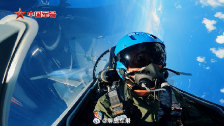 海军航母编队赴远海开展实战化训练 海军航母编队赴远海开展实战化训练