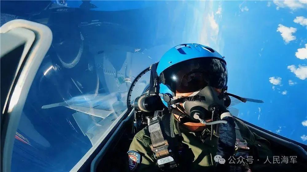 高清大图!中国双航母编队赴远海开展实战化训练 高清大图!中国双航母编队赴远海开展实战化训练