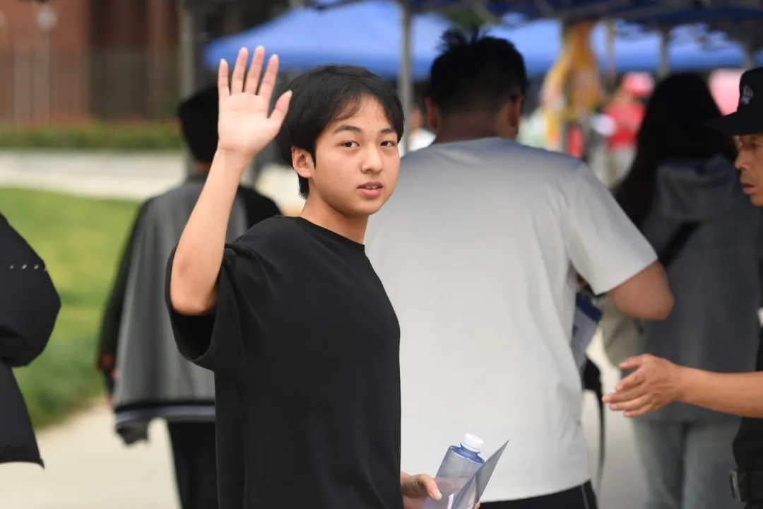 15年前，他一天打6份工救白血病儿子……如今他们怎么样了？