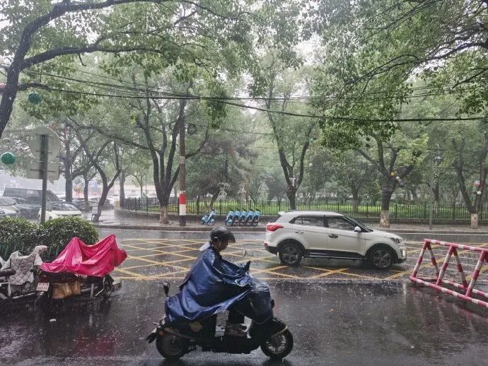 今年第1号台风即将生成!路径出炉→ 今年第1号台风即将生成!路径出炉→