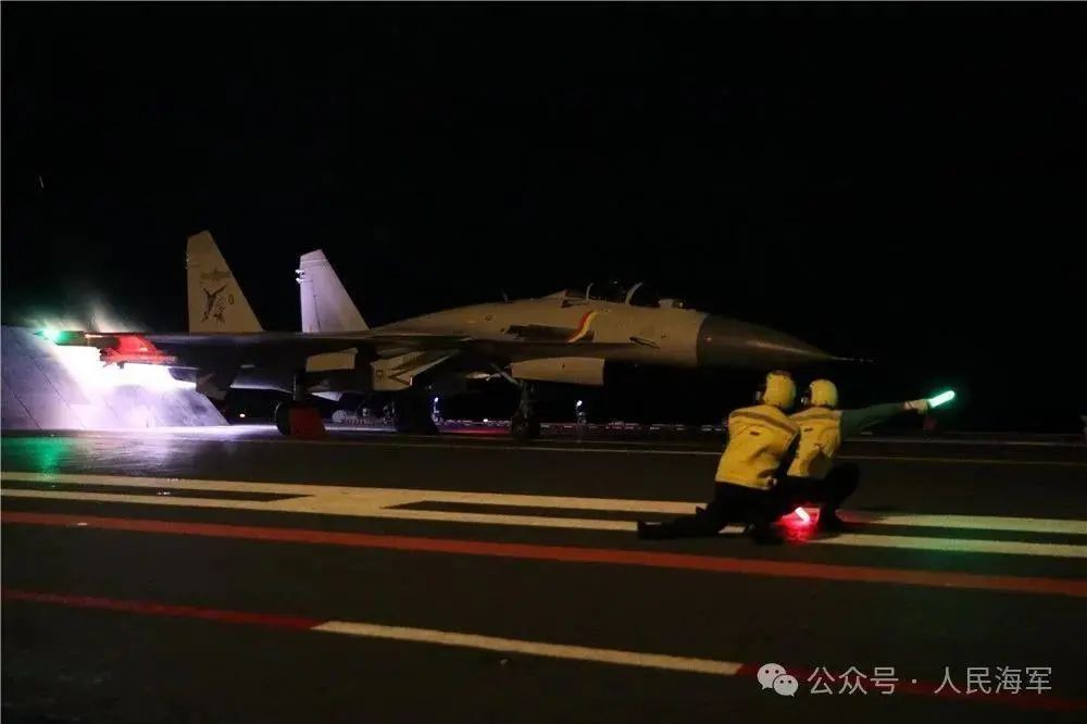 高清大图!中国双航母编队赴远海开展实战化训练 高清大图!中国双航母编队赴远海开展实战化训练