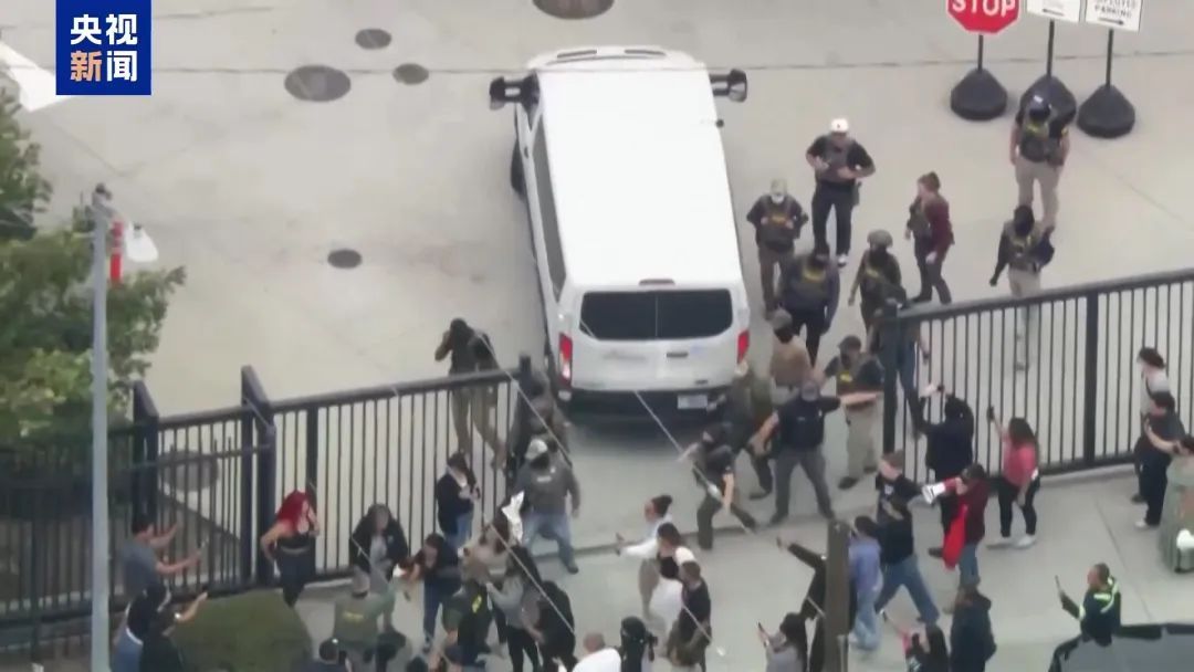 “内战”升级?洛杉矶惊现新兵种!特朗普:支持逮捕加州州长 “内战”升级?洛杉矶惊现新兵种!特朗普:支持逮捕加州州长