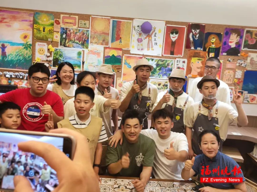 任贤齐突然造访!福州这家店又火了! 任贤齐突然造访!福州这家店又火了!