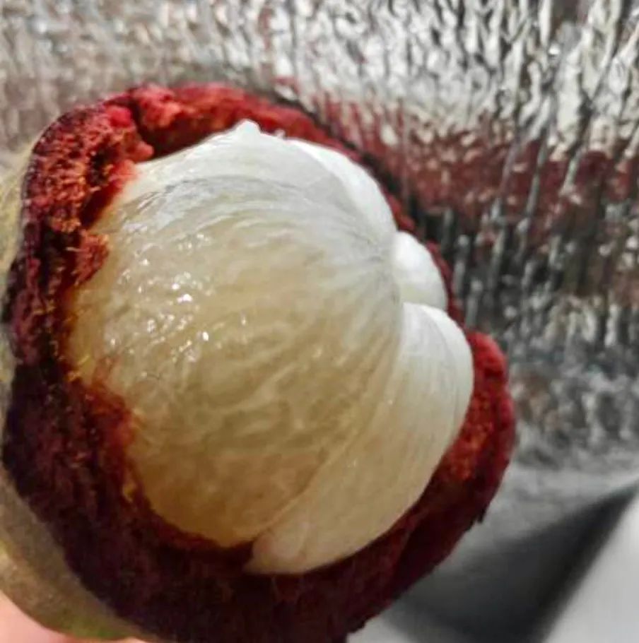黑丝芒果、畸形草莓、透明火龙果……这些水果还能吃吗？