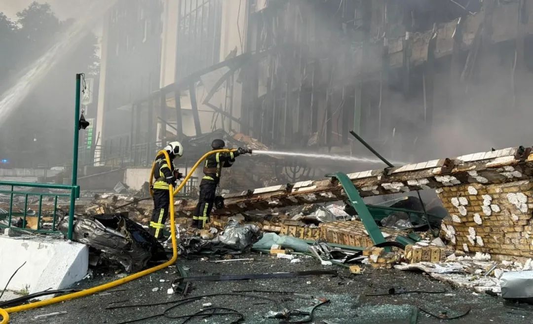 315架无人机!7枚导弹!基辅遭最猛烈空袭 315架无人机!7枚导弹!基辅遭最猛烈空袭