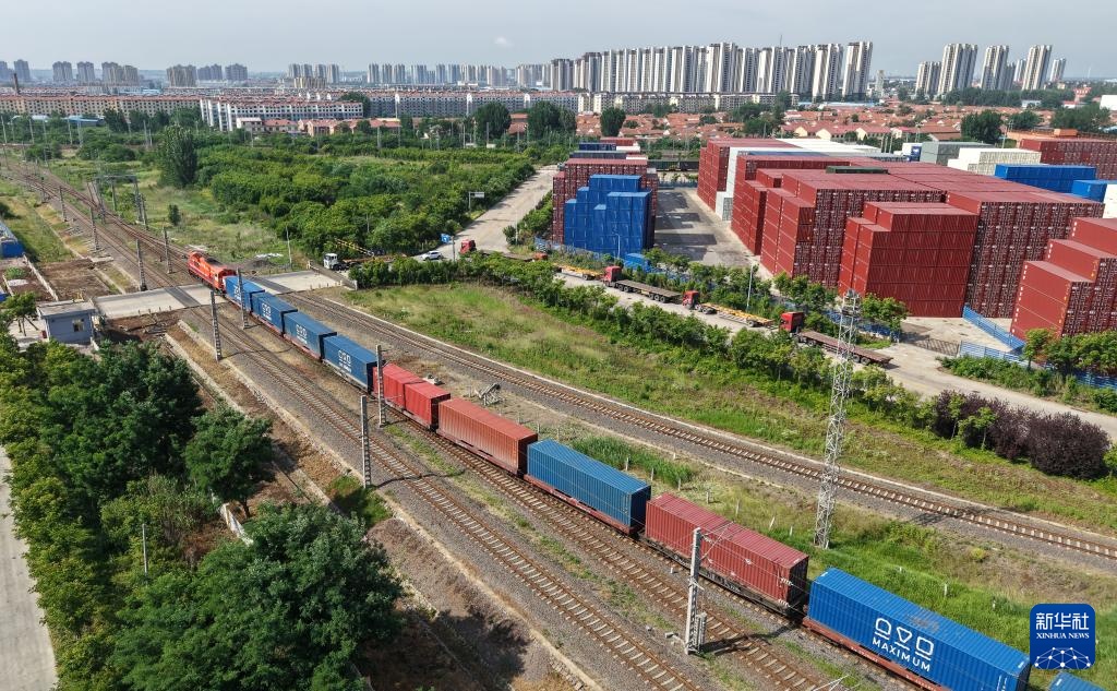 新华全媒+｜中欧班列累计开行110000列