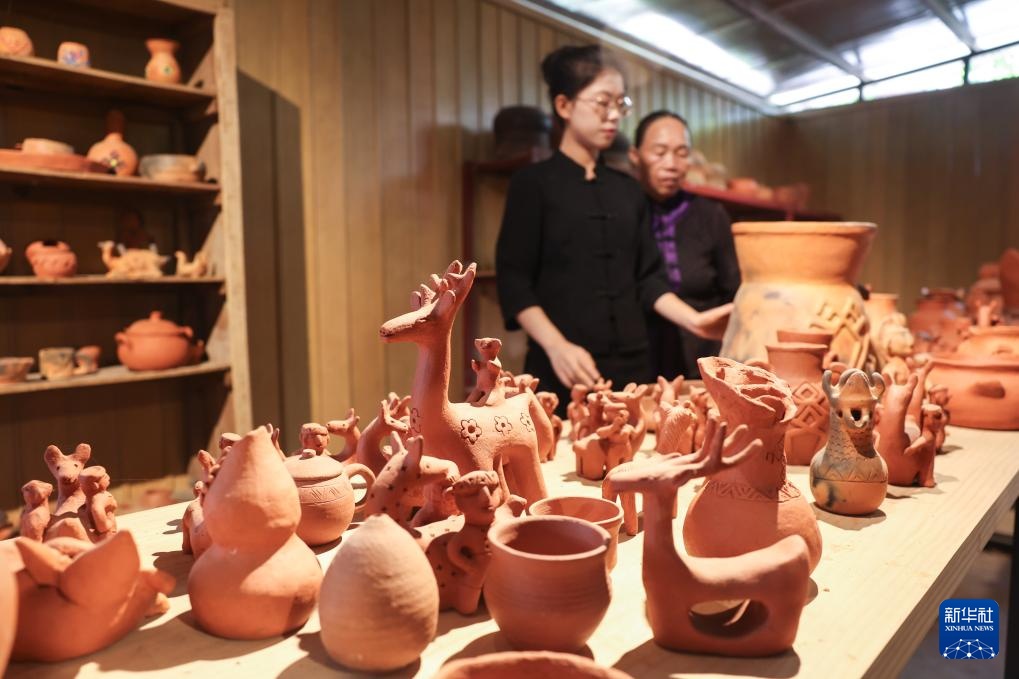 海南黎陶:从“泥间传承”到“富民产业” 海南黎陶:从“泥间传承”到“富民产业”