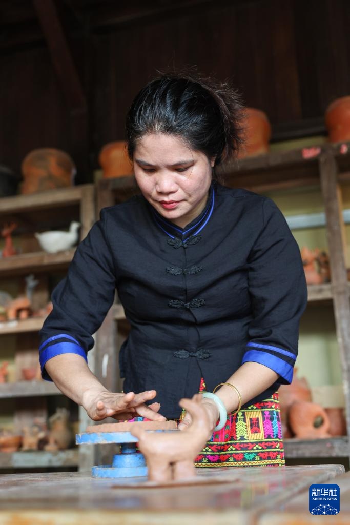 海南黎陶:从“泥间传承”到“富民产业” 海南黎陶:从“泥间传承”到“富民产业”