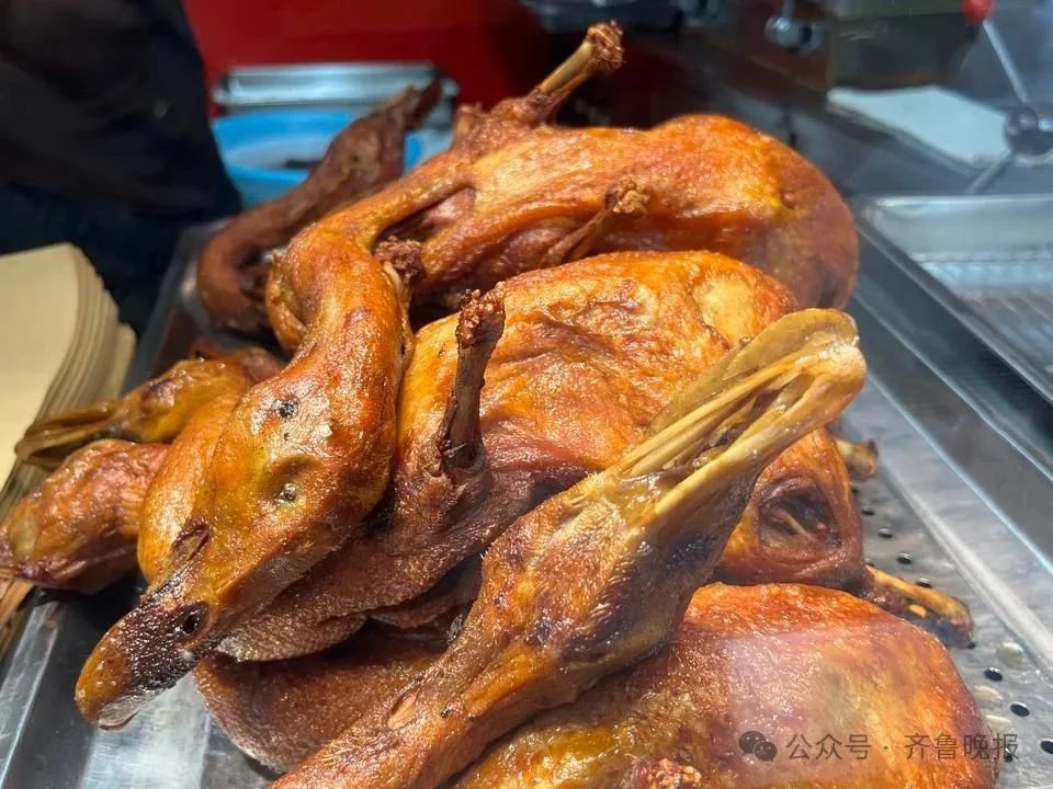 为什么一只活鸭上百元,一只烤鸭只要25元?真相揭晓...... 为什么一只活鸭上百元,一只烤鸭只要25元?真相揭晓......