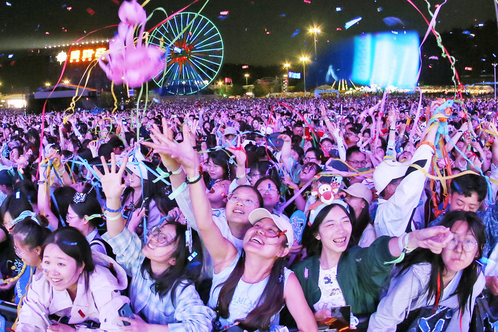 新华网财经观察丨串珠成链的票根经济 新华网财经观察丨串珠成链的票根经济