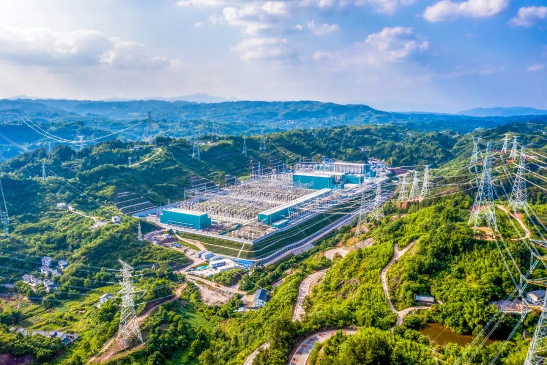 新疆的电“跑”到重庆要多久?0.007秒! 新疆的电“跑”到重庆要多久?0.007秒!