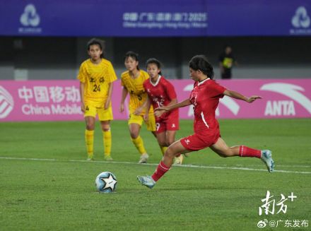 广东队获得十五运会U16女足赛亚军