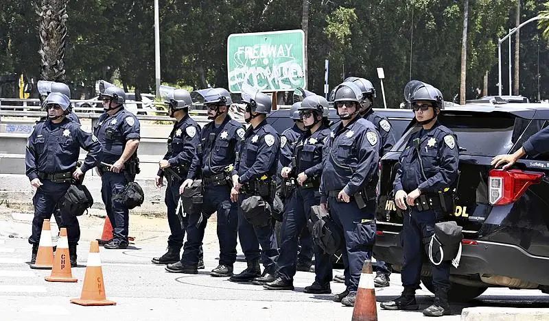 警民冲突在美国时常发生 本次洛杉矶之乱有何不同？
