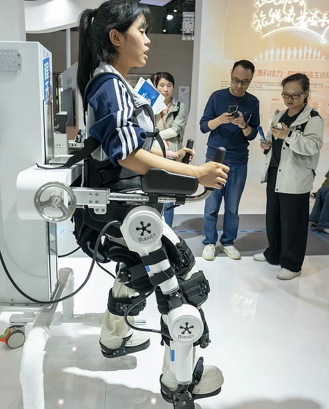 机器人养老,啥样? 机器人养老,啥样?