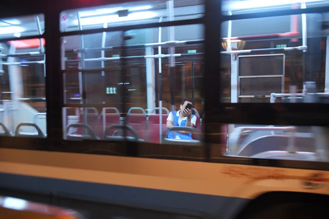 北京部分夜班公交优化调整：公交更像“专车”，长距离空驶，车上乘客不足2人