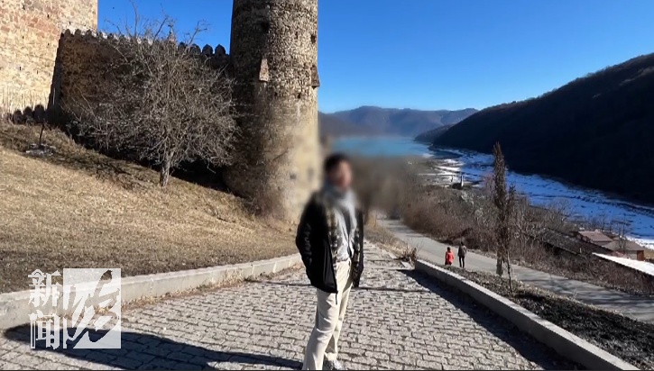 名校毕业、月薪1万，却3年飞了120次！不只为旅游....